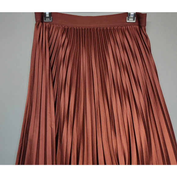 H&M Skirt Womens 12 Rust Brown Pleated Satin Midi Elastic Waist Accordion Flowy - Picture 3 of 10